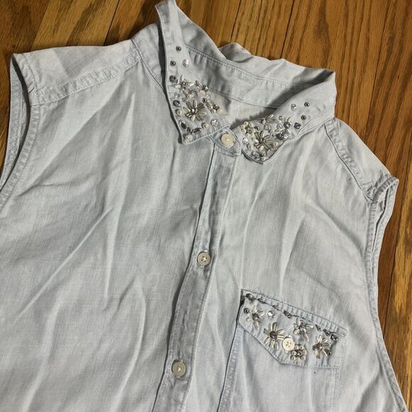 Abercrombie & Fitch Womens Sleeveless Bedazzle Shirt Sz L Button-Up Chambray - Picture 2 of 7